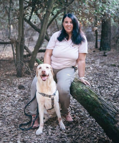 Educazione Cinofila e Floriterapia a Comacchio, ragazza con cane
